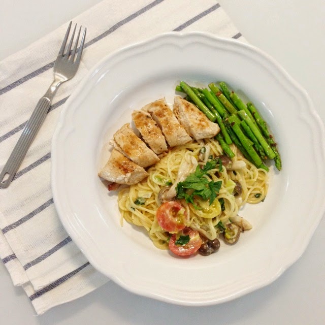 Wen's Delight: Chicken asparagus spaghetti in light creamy mushroom and
